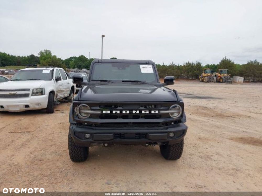 Ford Bronco - 8
