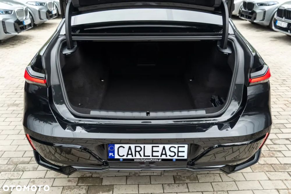 BMW Seria 7 - 32