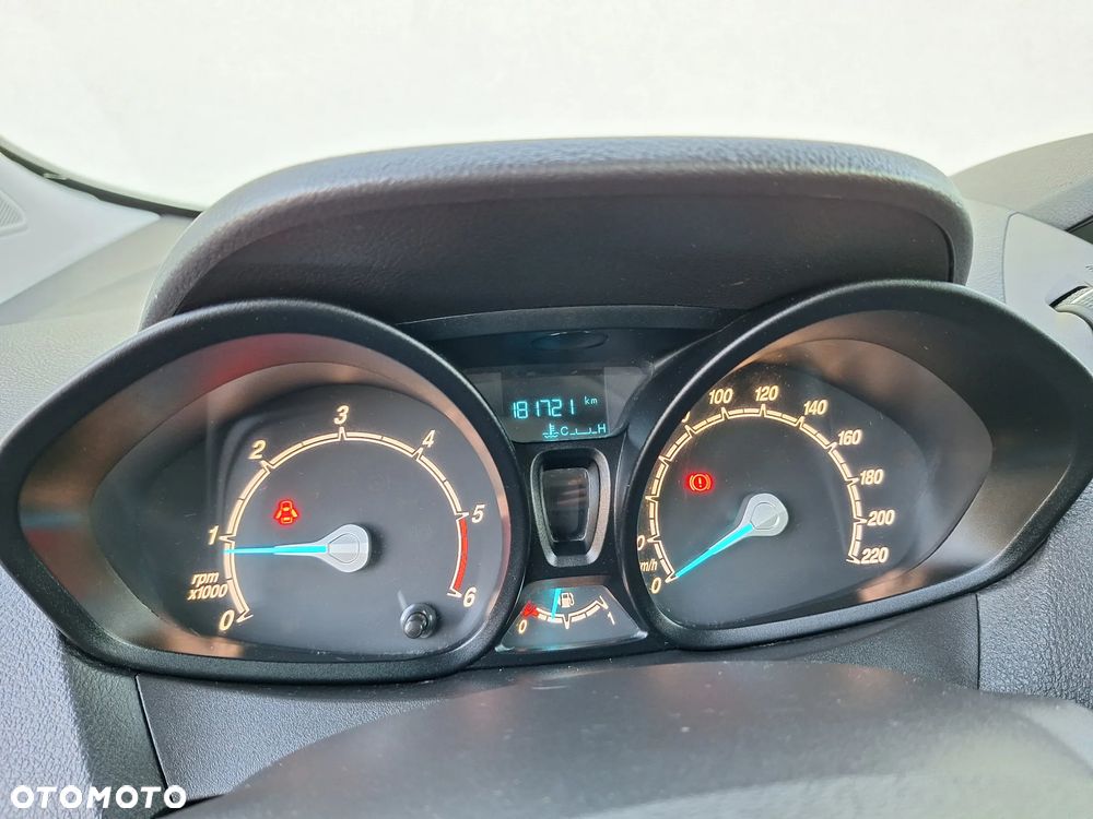 Ford Tourneo Courier - 27