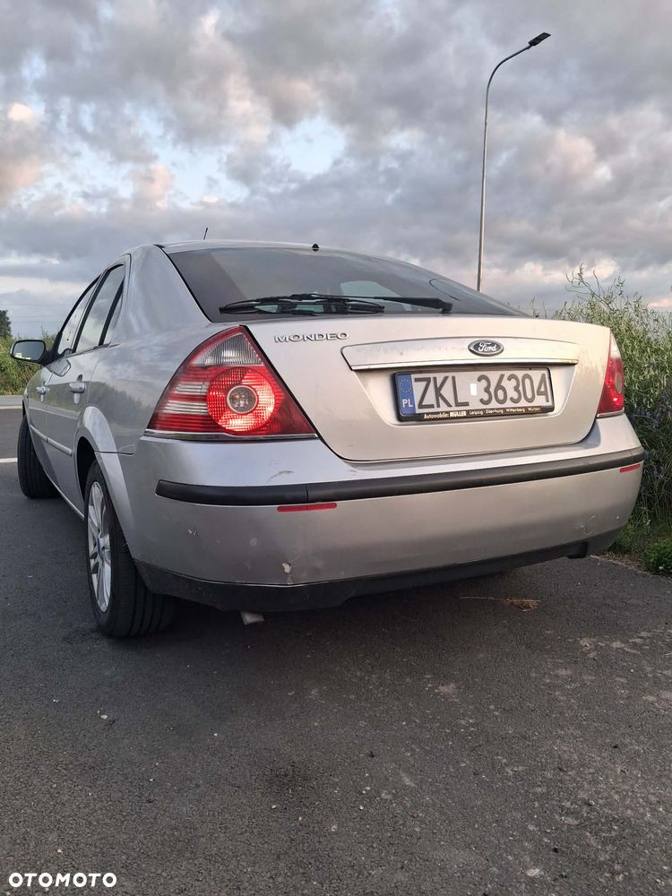 Ford Mondeo 1.8 Ambiente - 3