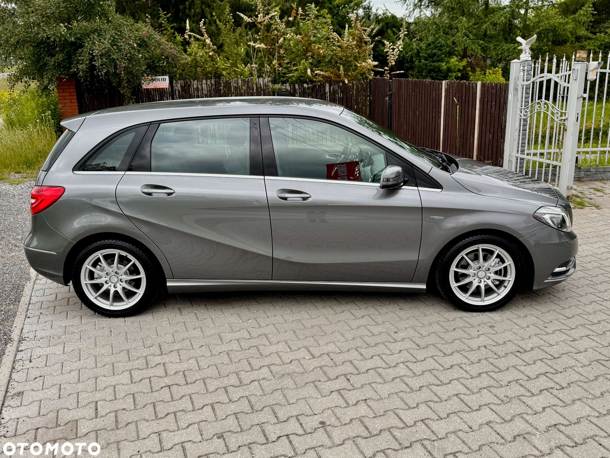 Mercedes-Benz Klasa B 180 BlueEFFICIENCY Edition - 38