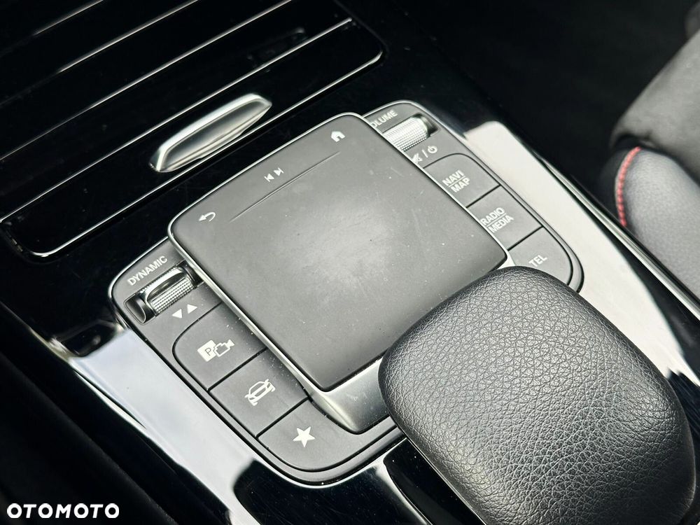 Mercedes-Benz CLA - 16