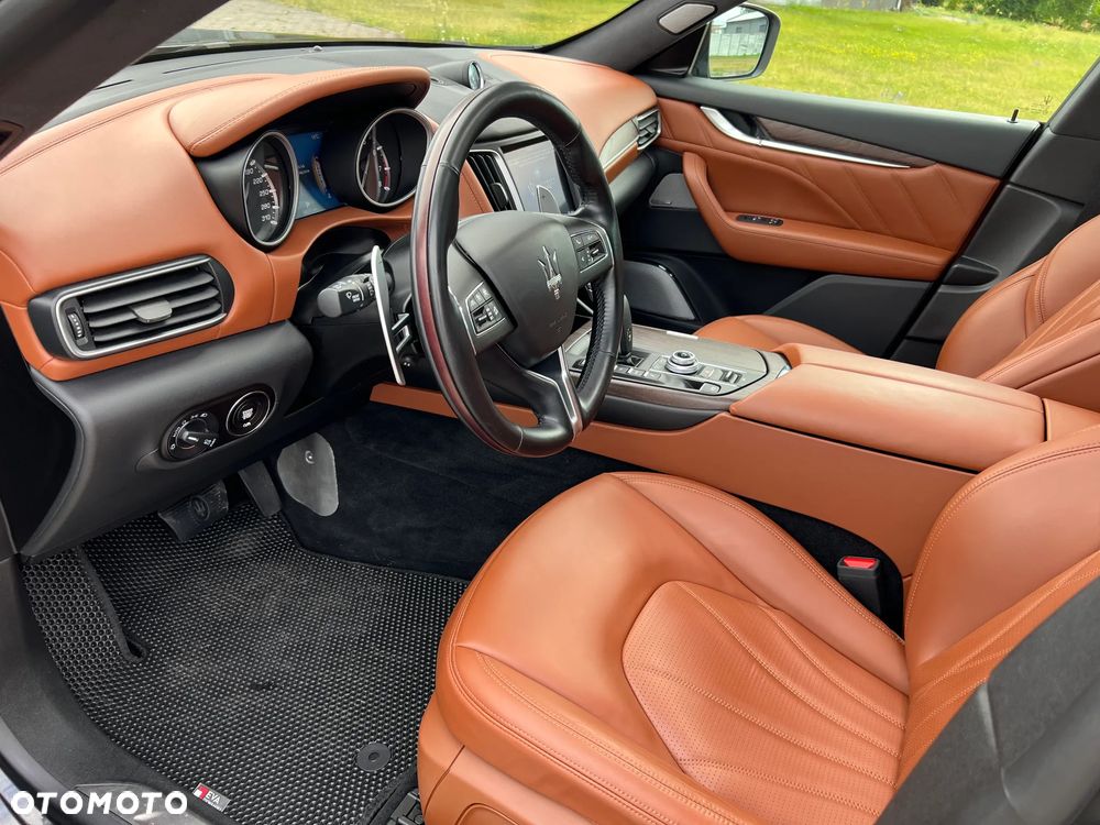 Maserati Levante Q4 GranLusso - 14