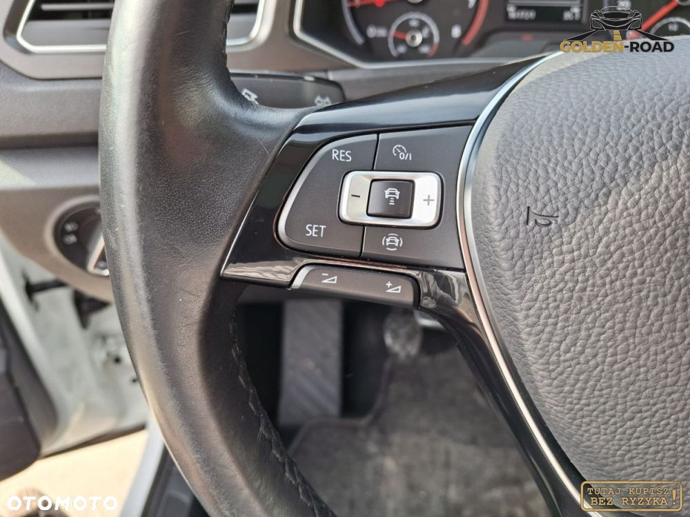 Volkswagen T-Roc - 17