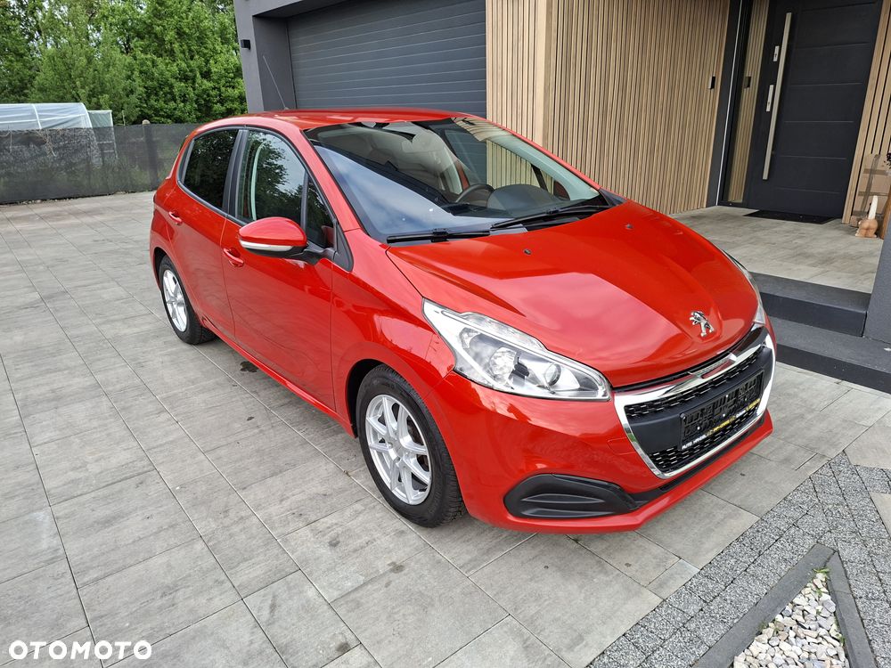 Peugeot 208 - 1