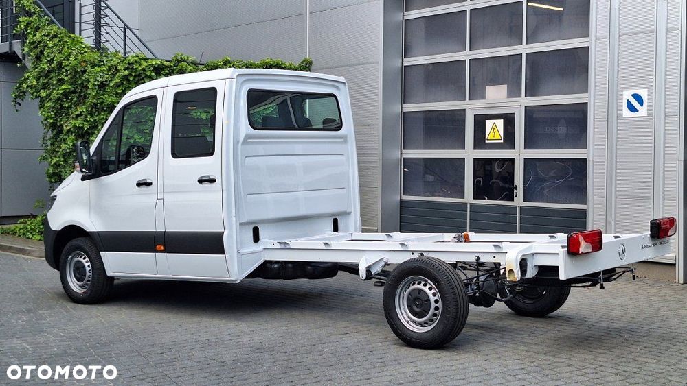 Mercedes-Benz Sprinter - 2