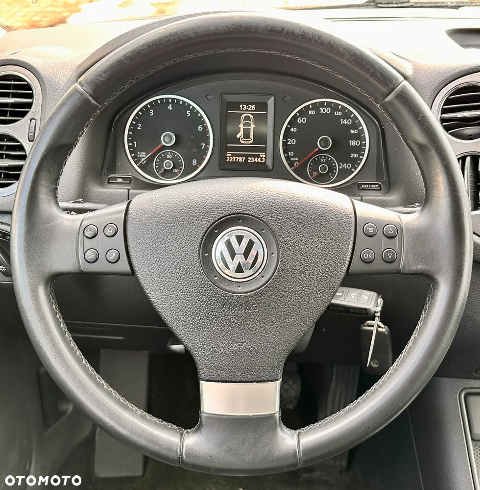 Volkswagen Tiguan - 18