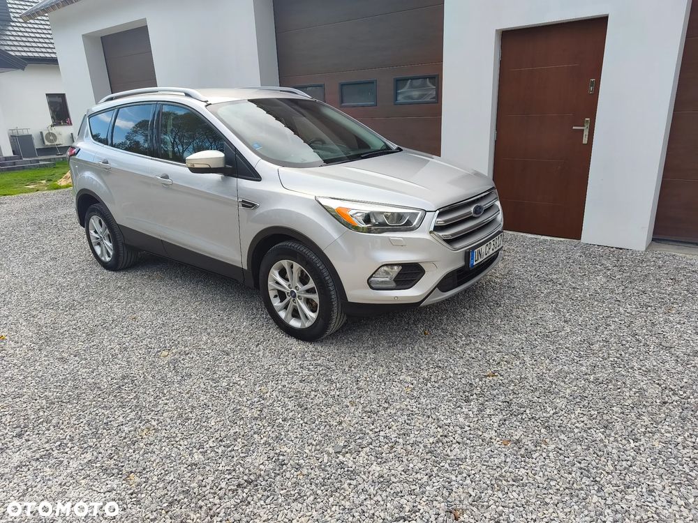 Ford Kuga 2.0 TDCi 2x4 Titanium - 10