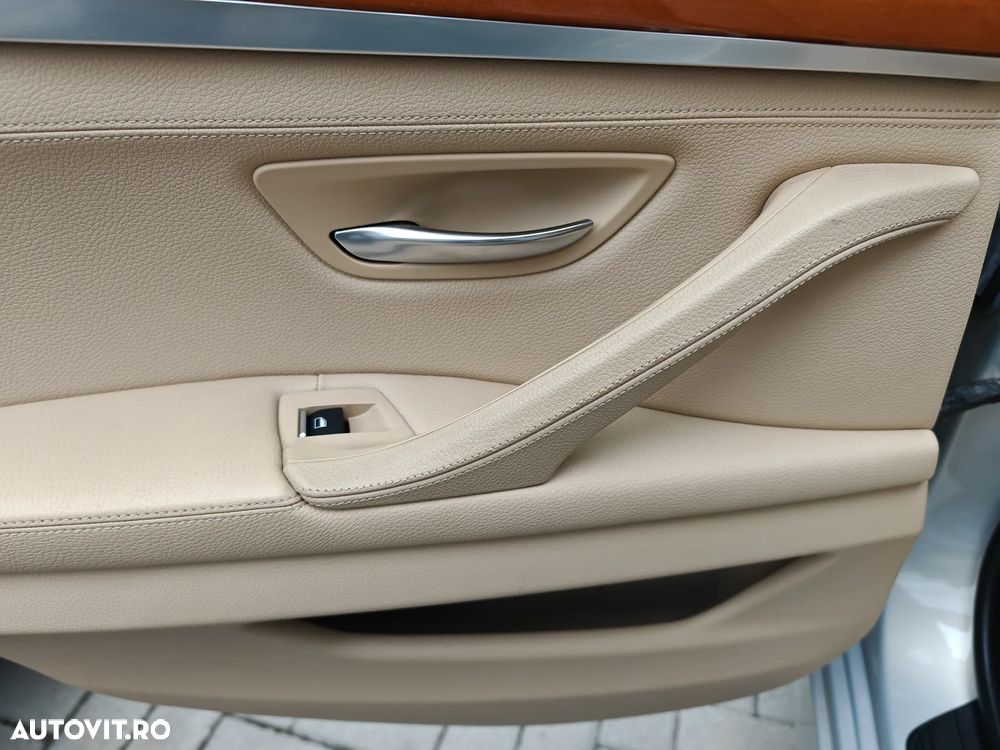 BMW Seria 5 525d xDrive AT - 35
