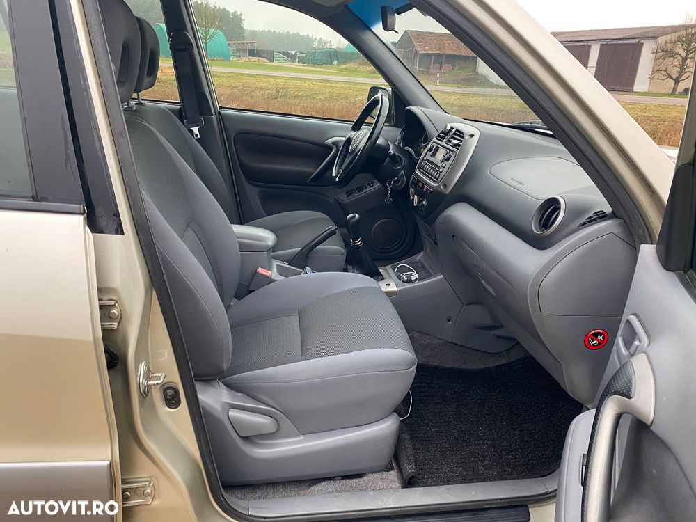 Toyota RAV4 D-4D 4x4 Executive - 14