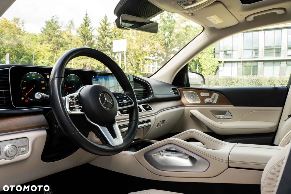 Mercedes-Benz GLS - 15