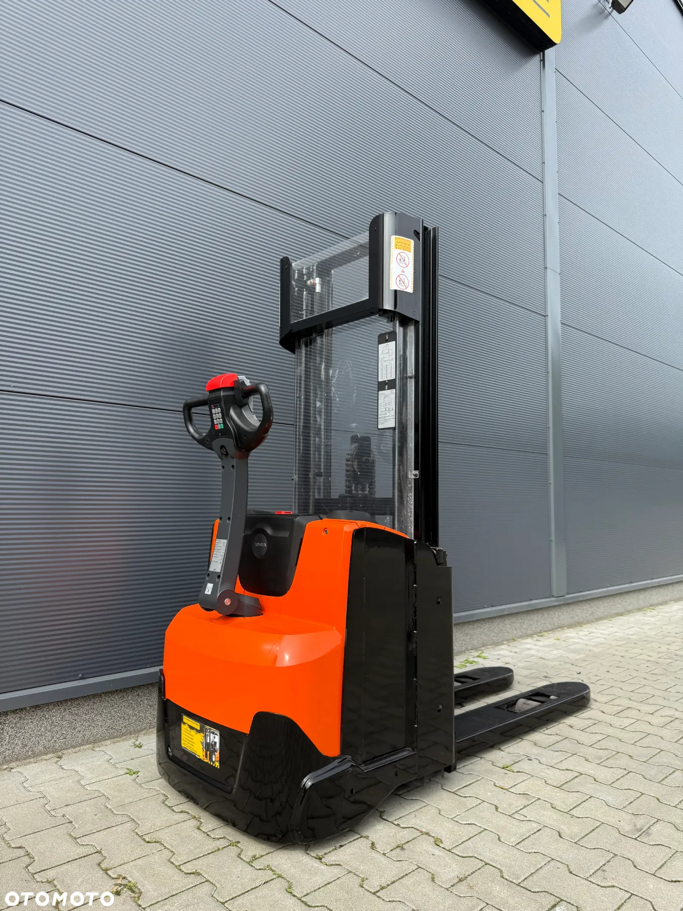 Toyota SWE120L - 6