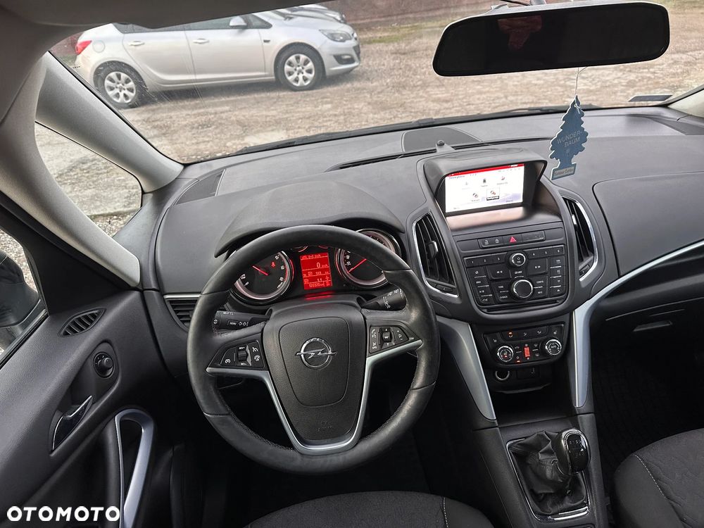 Opel Zafira - 16