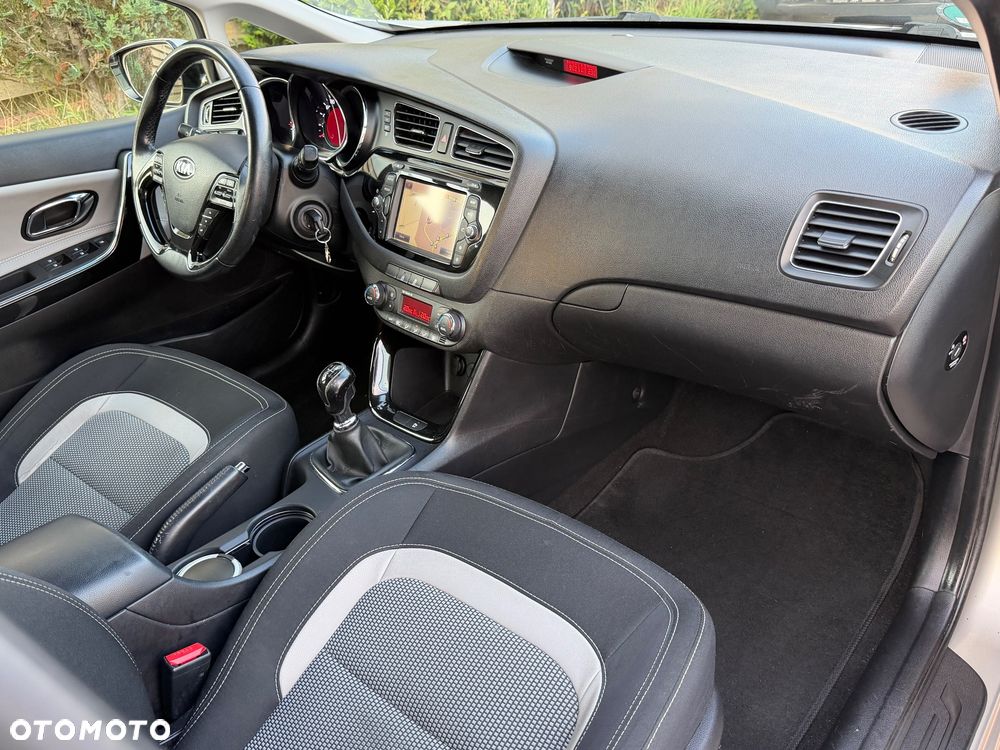 Kia Ceed 1.6 GDI Platinum Edition - 31