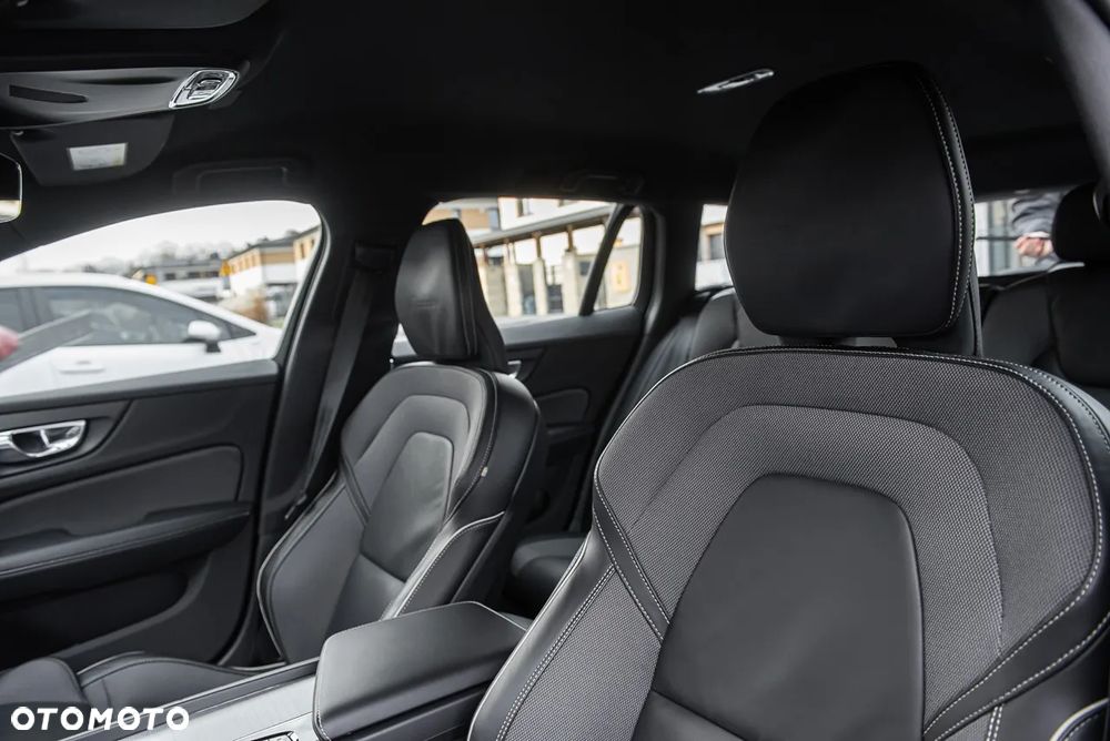 Volvo V60 T5 Geartronic R-Design - 19