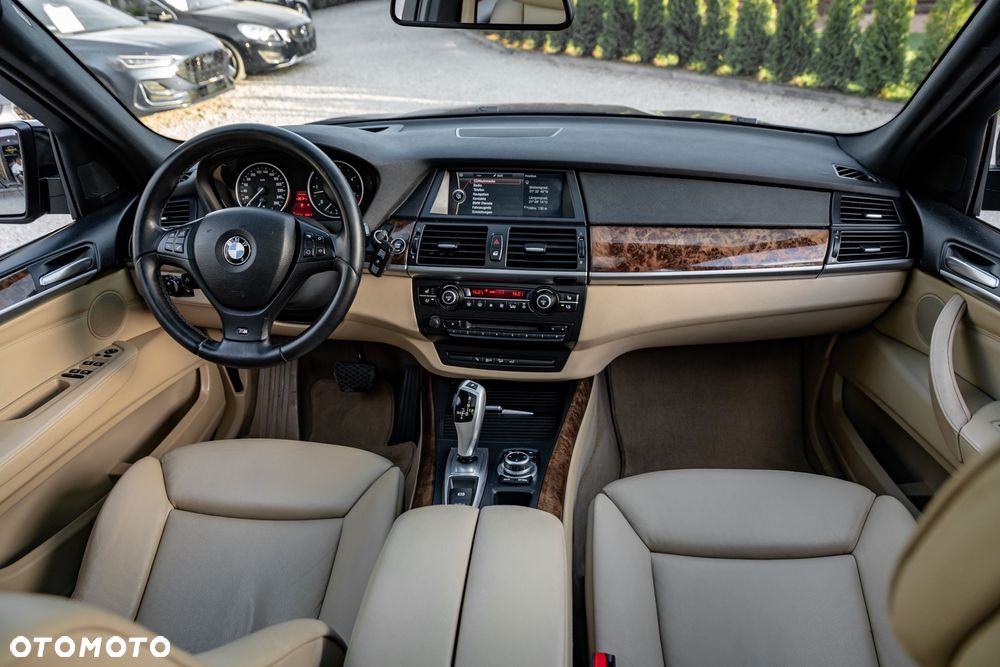 BMW X5 xDrive35d - 27