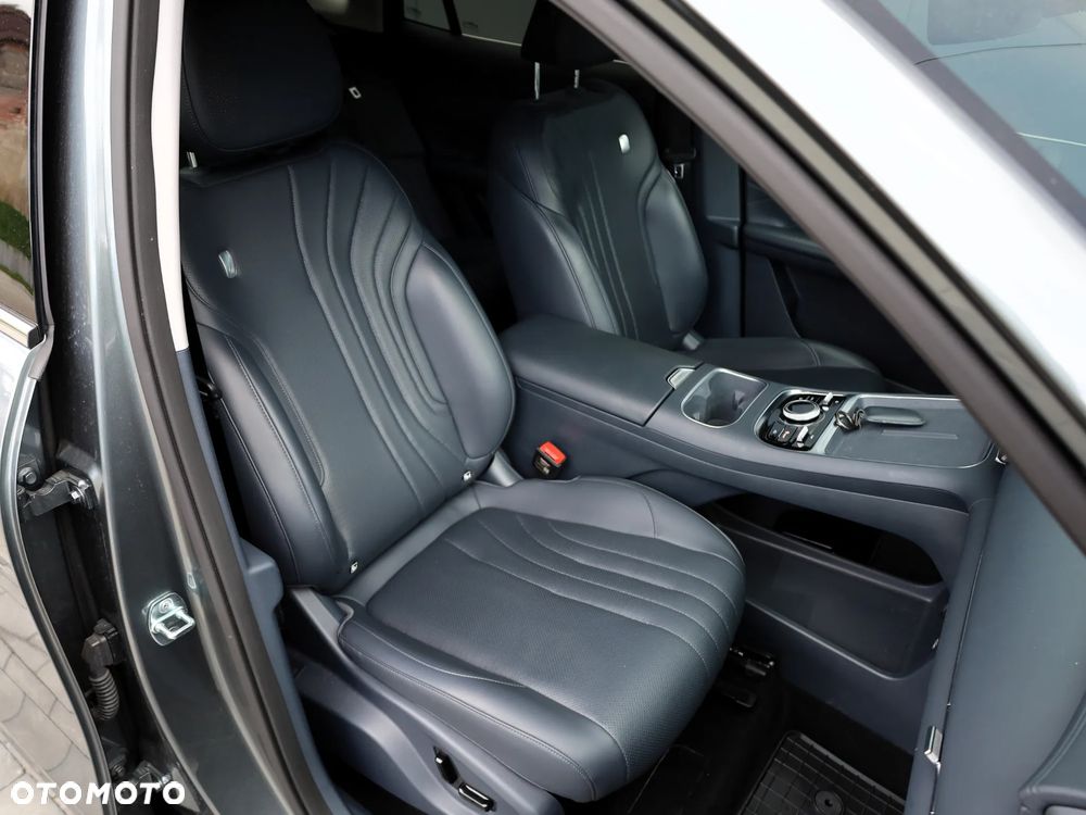Geely Starray EM-i 1.5 PHEV Max - 17