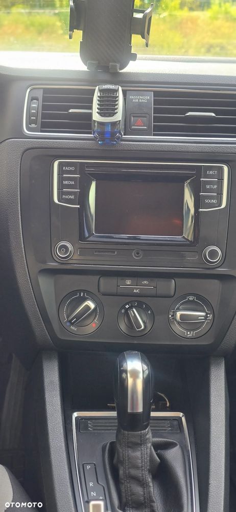 Volkswagen Jetta - 15