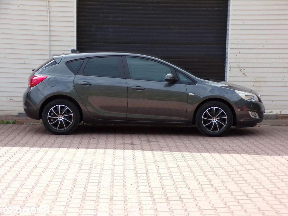 Opel Astra - 4