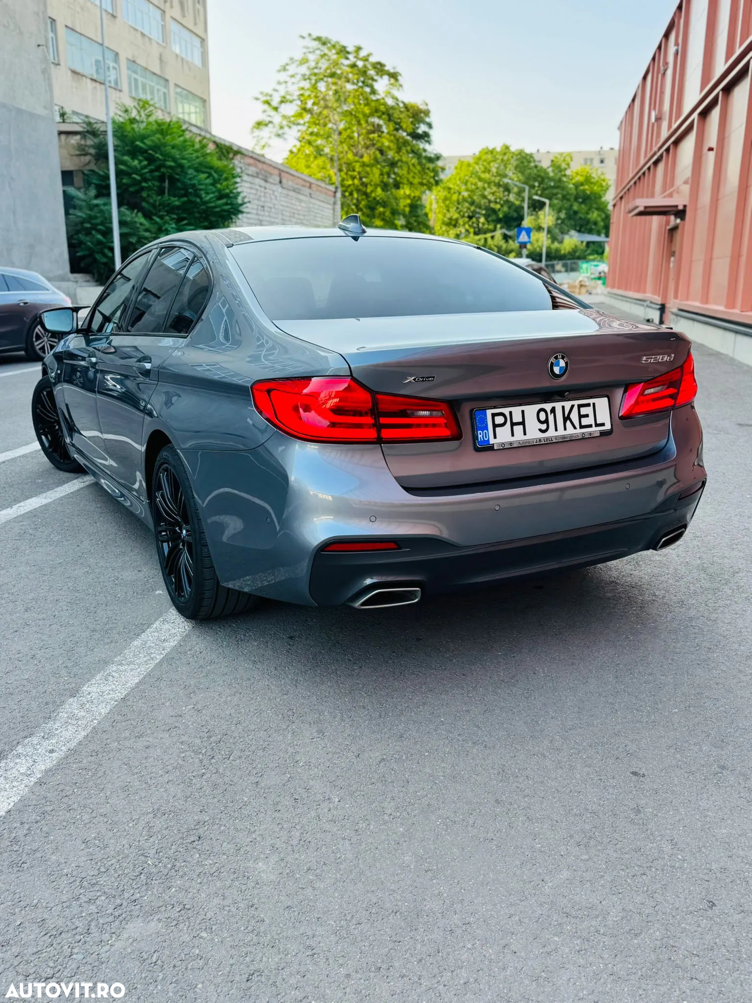 BMW Seria 5 520d xDrive AT - 4