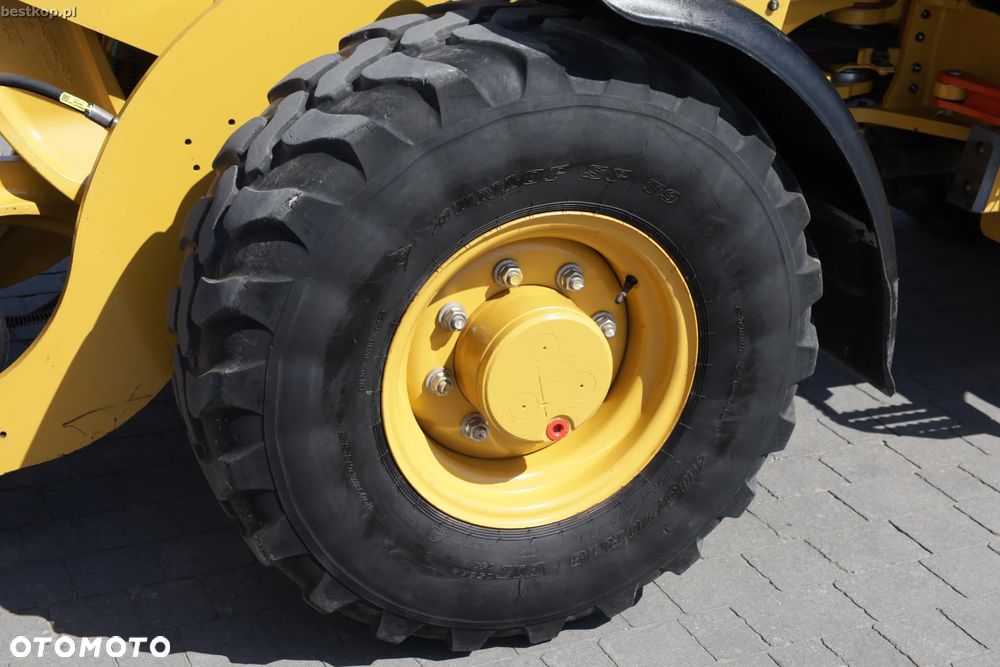 Caterpillar CAT 906M - 20