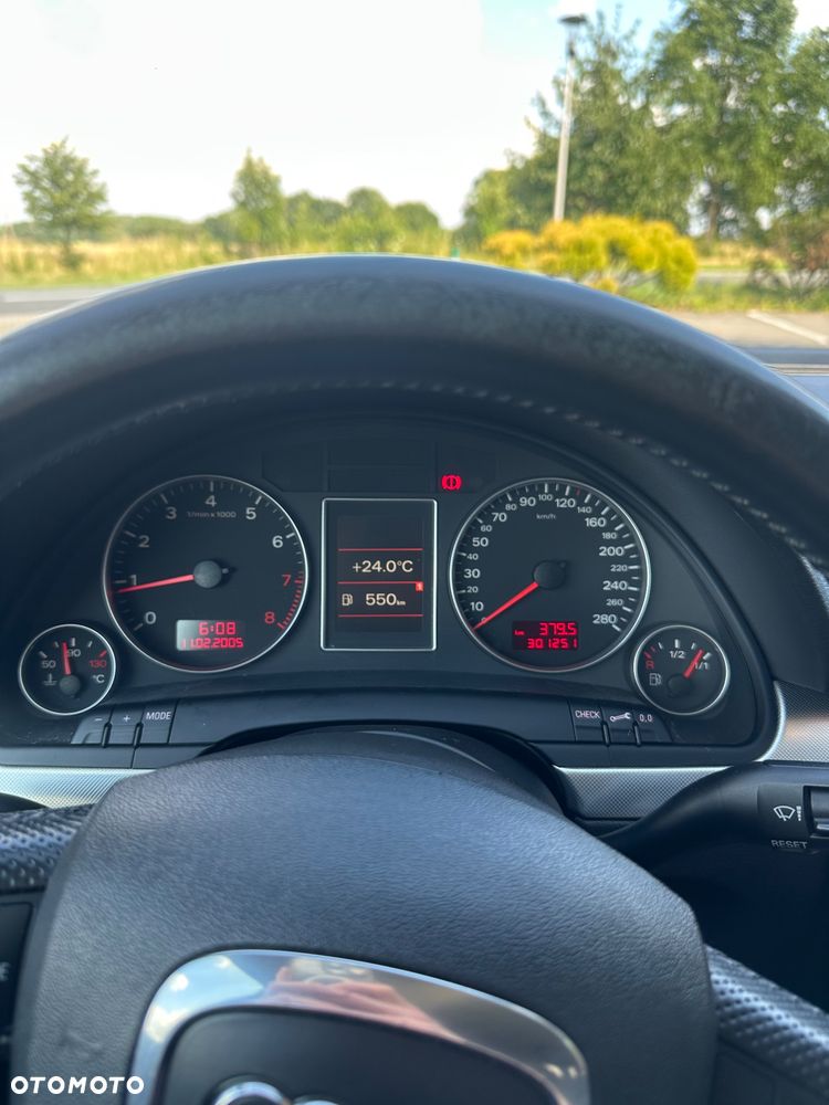 Audi A4 Limousine 2.0 T FSI quattro - 8