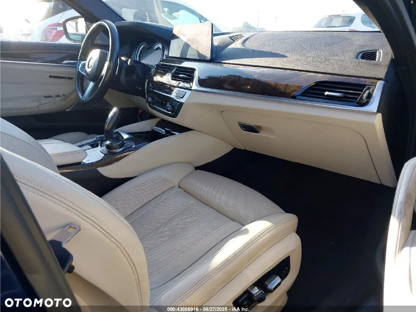 BMW Seria 5 540i xDrive - 8