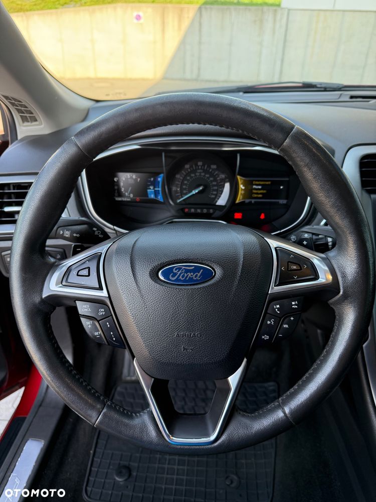 Ford Fusion 2.0 EcoBoost Titanium - 19