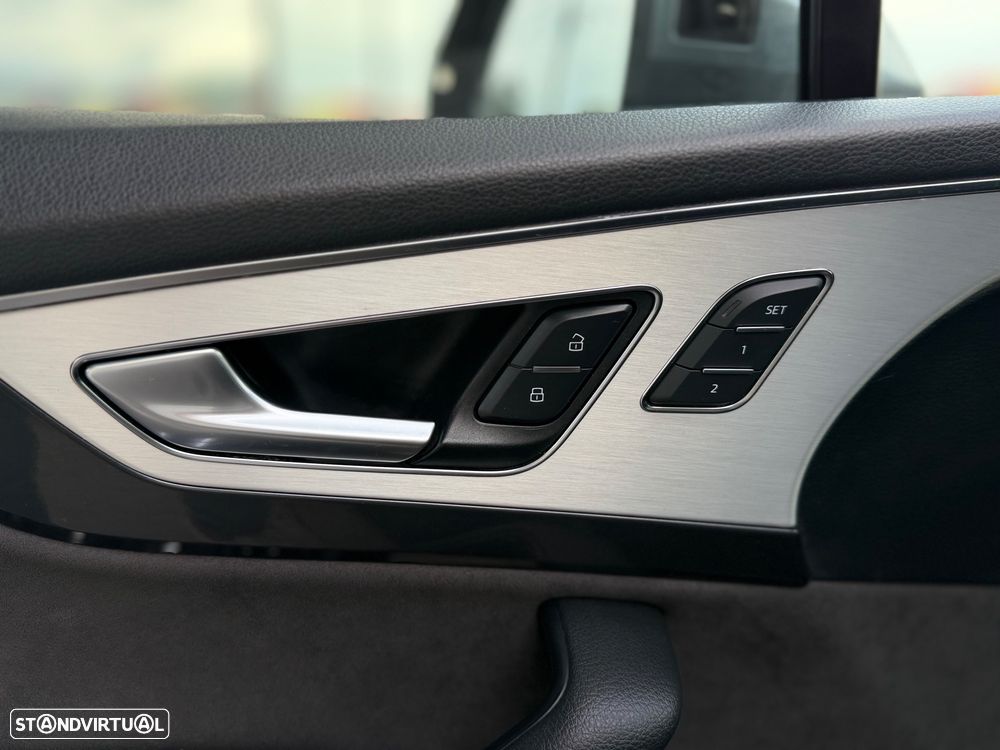 Audi Q7 3.0 TDI quattro tiptronic 7L - 28