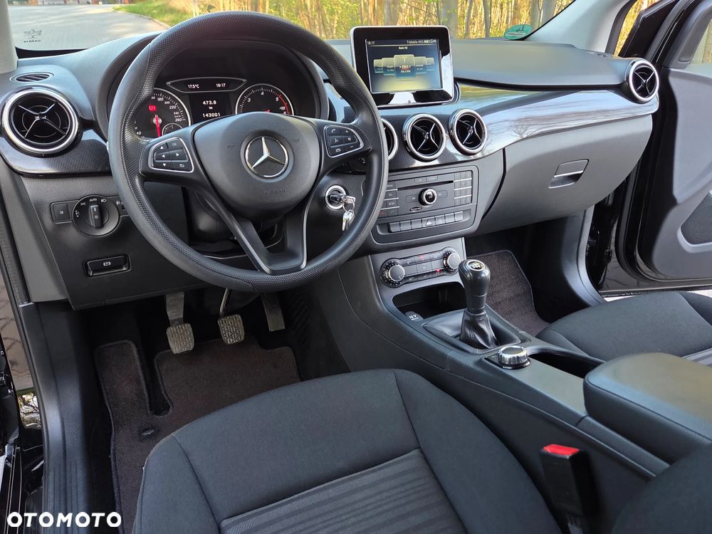 Mercedes-Benz Klasa B 180 d BlueEFFICIENCY Edition - 24