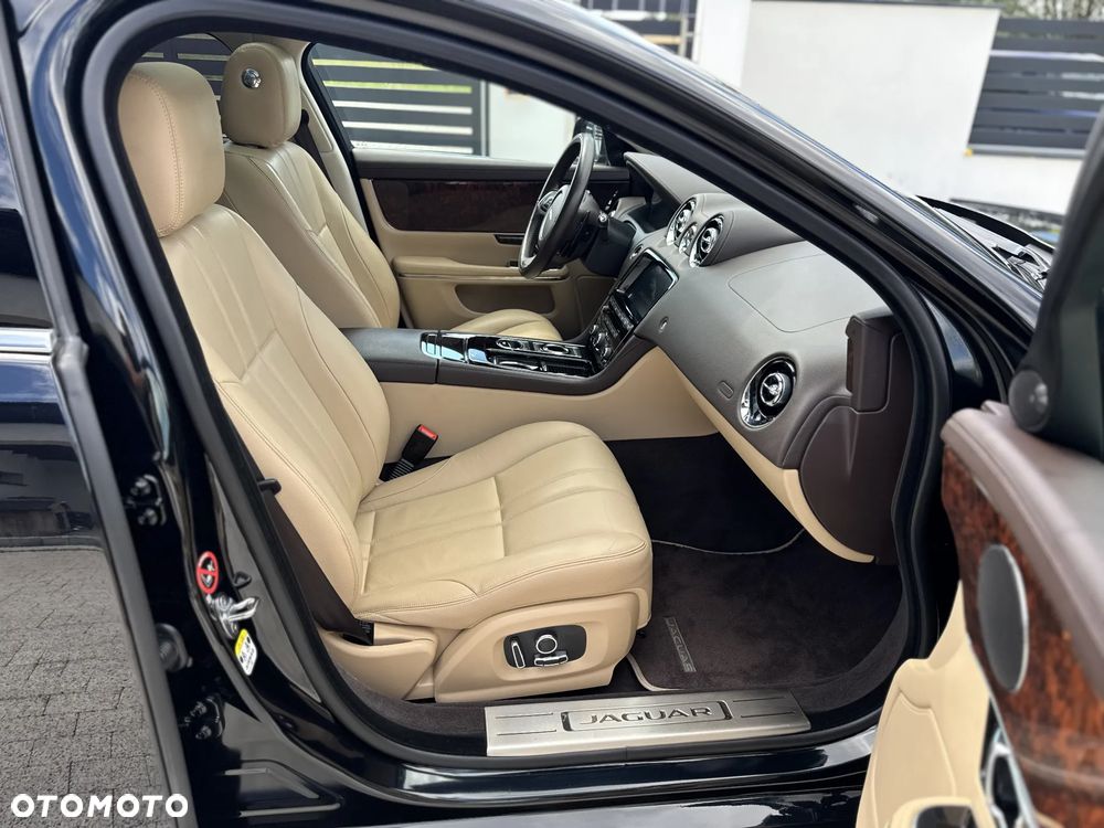Jaguar XJ 3.0 V6 Premium Luxury - 22