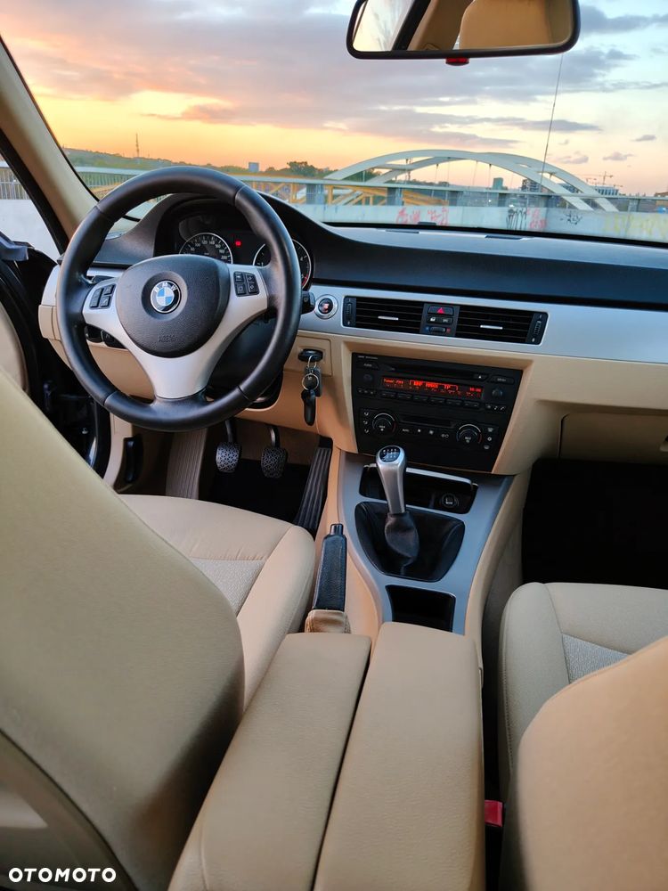 BMW Seria 3 320d - 22