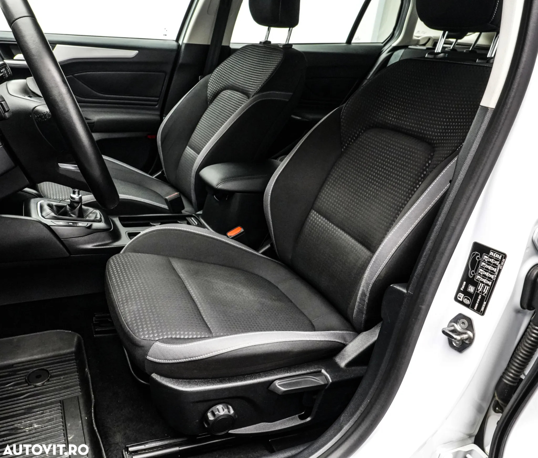 Ford Focus 1.5 EcoBlue Titanium Business - 14