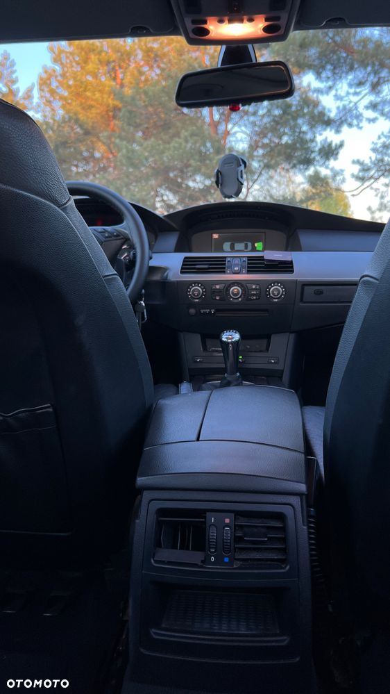 BMW Seria 5 520i Touring - 4
