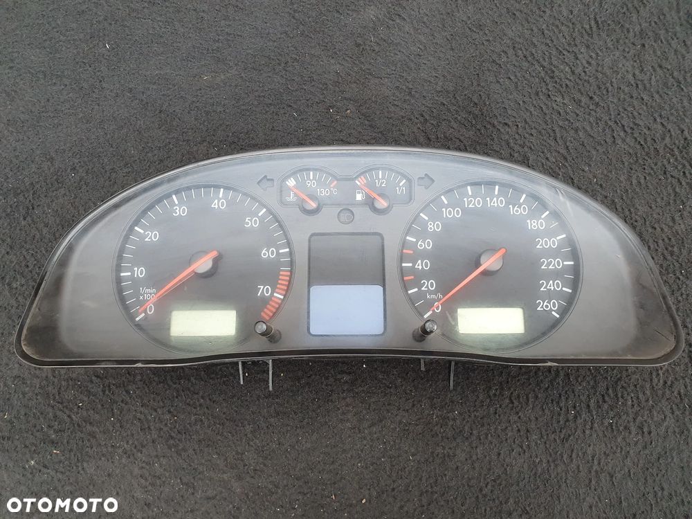 VW PASSAT B5 1.8T LICZNIK ZEGARY PRĘDKOŚCIOMIERZ 3B0920820 - 1