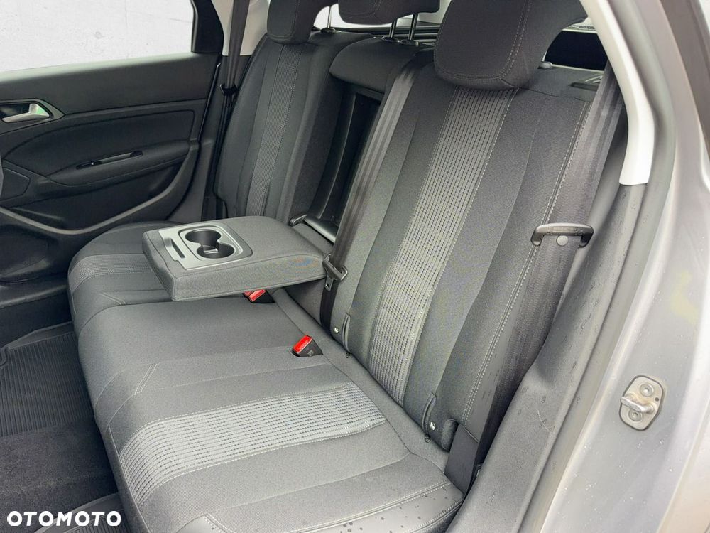 Peugeot 308 - 23