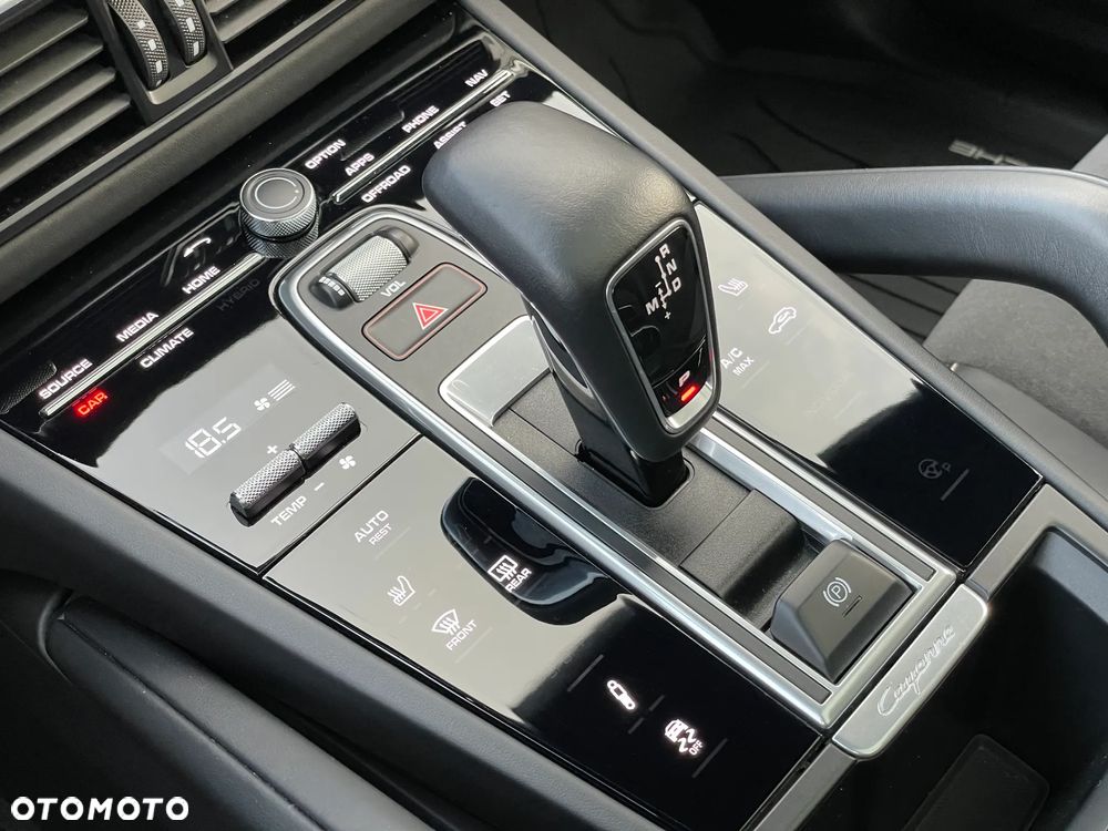 Porsche Cayenne - 39