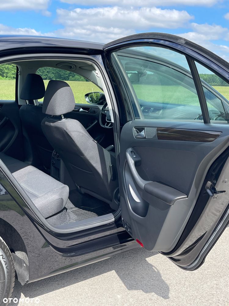 Volkswagen Jetta 1.2 TSI Comfortline - 32