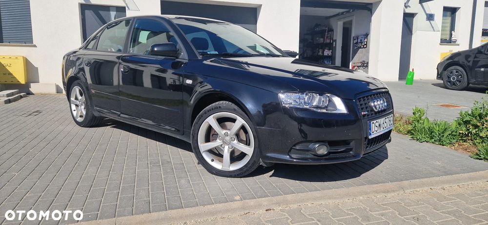 Audi A4 Limousine - 1