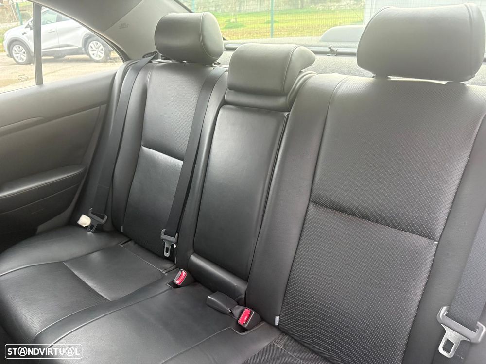 Toyota Avensis SD 2.2 D-4D Sol+GPS - 5