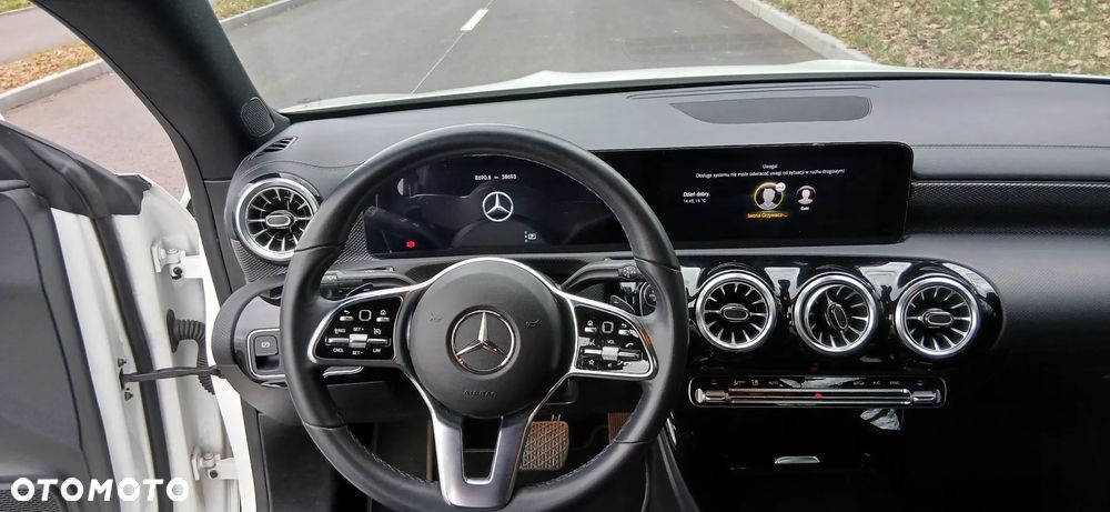 Mercedes-Benz CLA 200 7G-DCT - 12