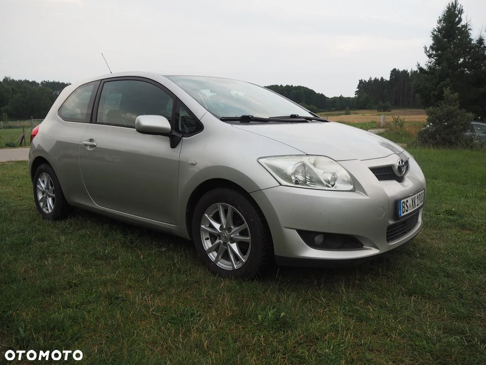 Toyota Auris 1.4 VVT-i Team - 1