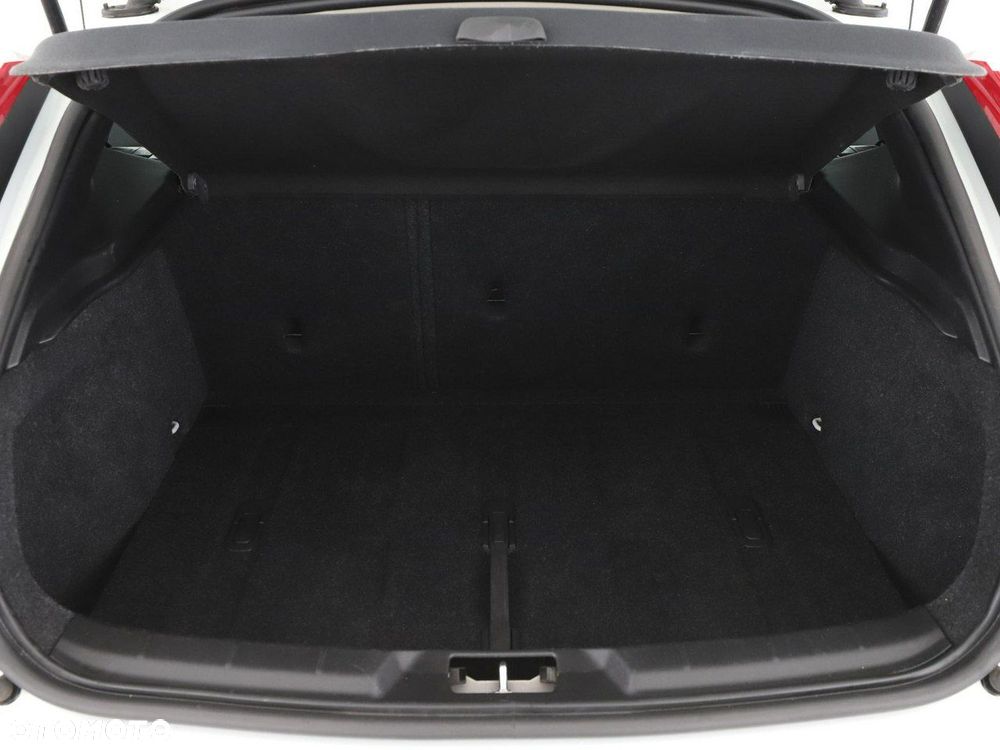 Volvo V40 Cross Country D2 - 20