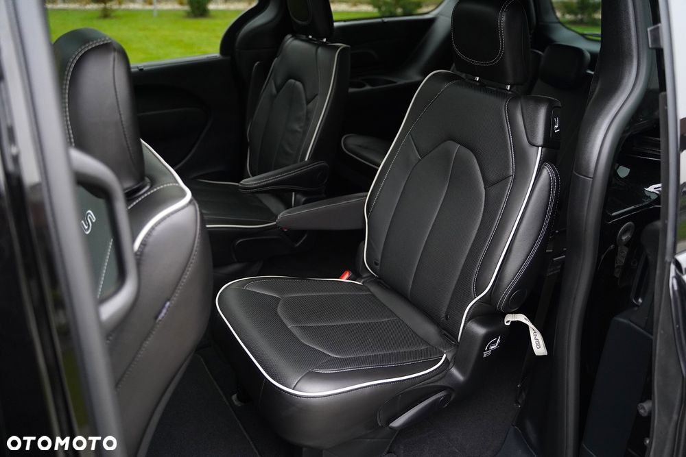 Chrysler Pacifica - 27