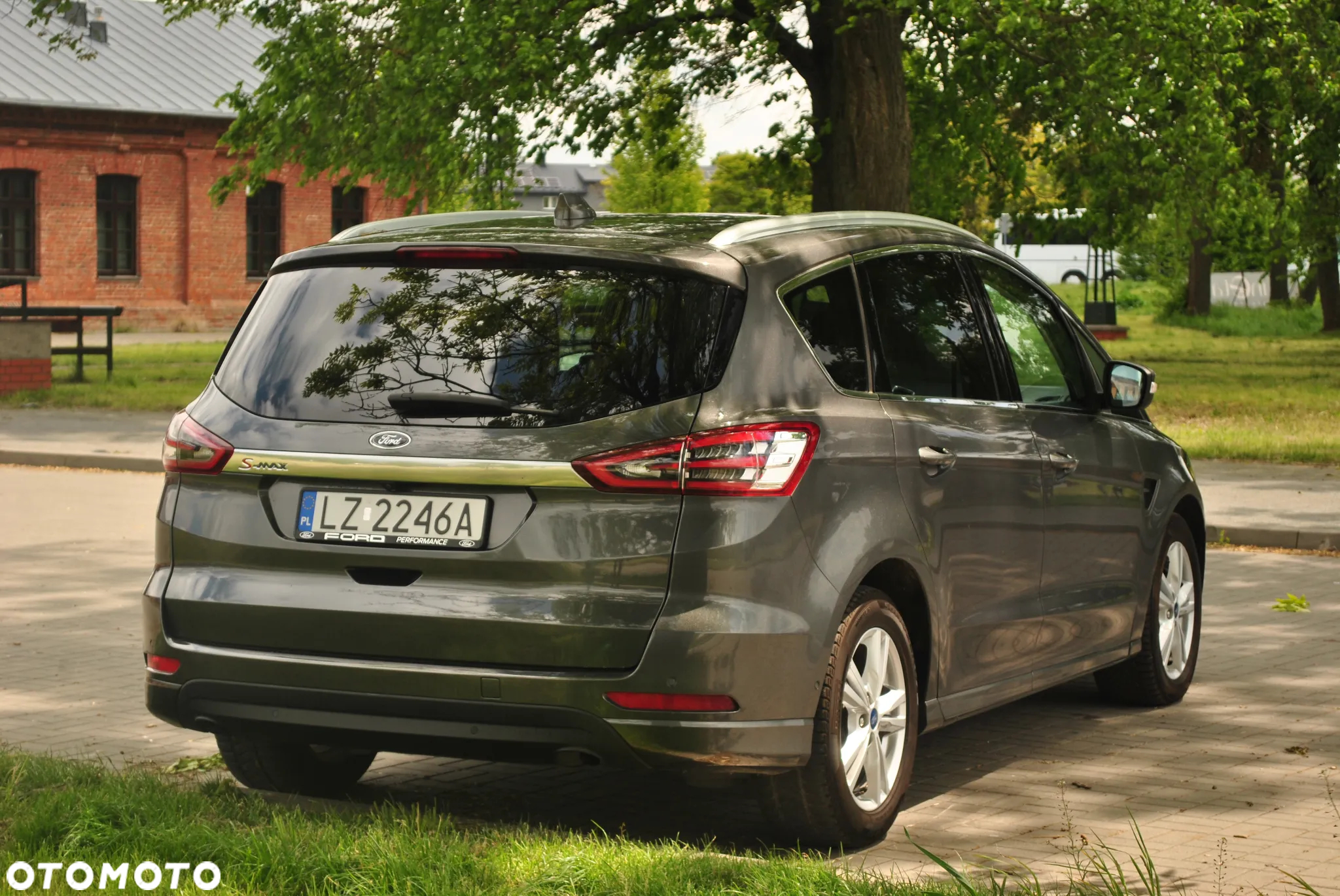 Ford S-Max - 10