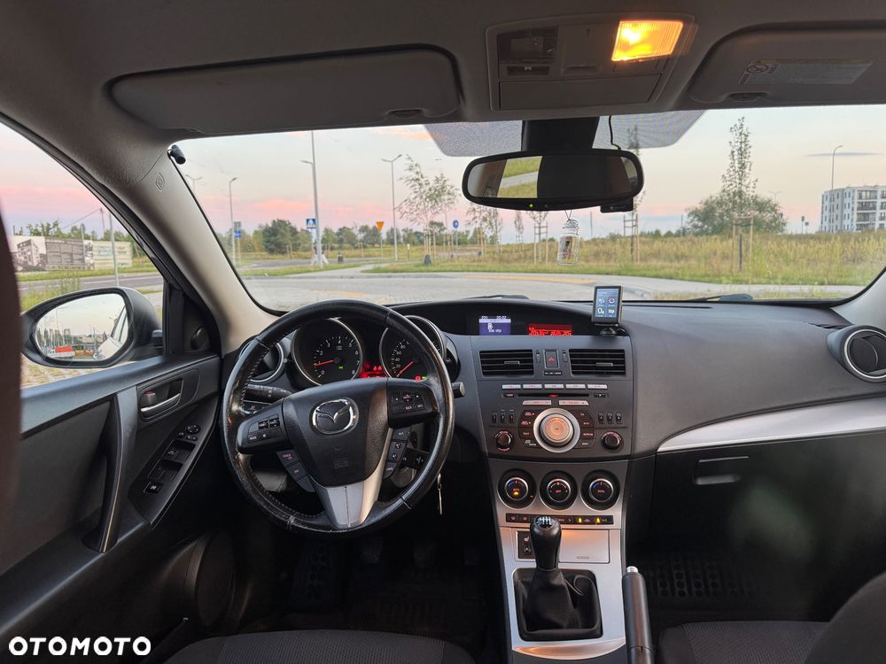 Mazda 3 2.0 Exclusive + - 24