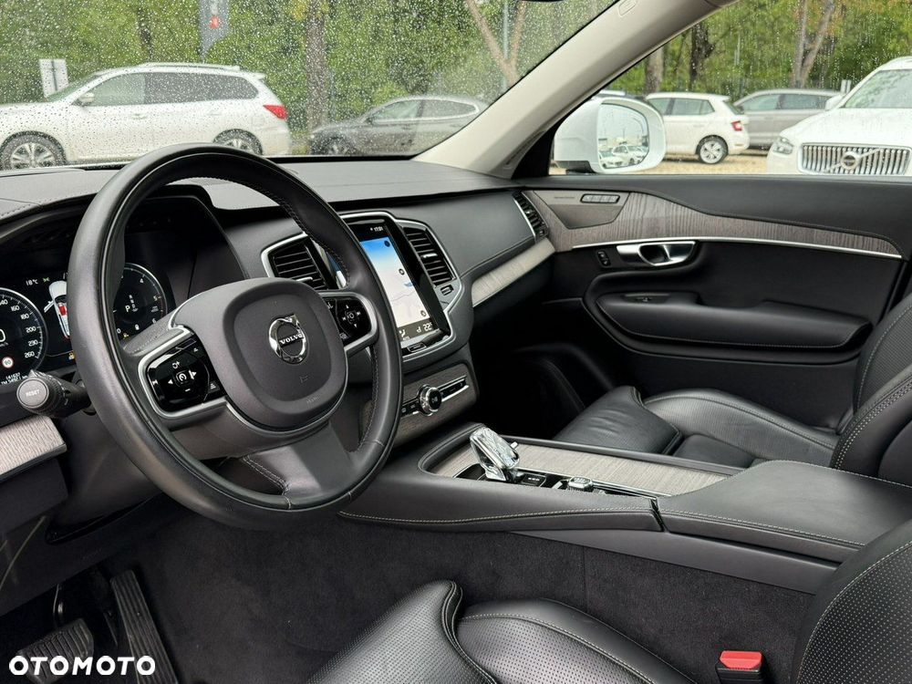 Volvo XC 90 - 9