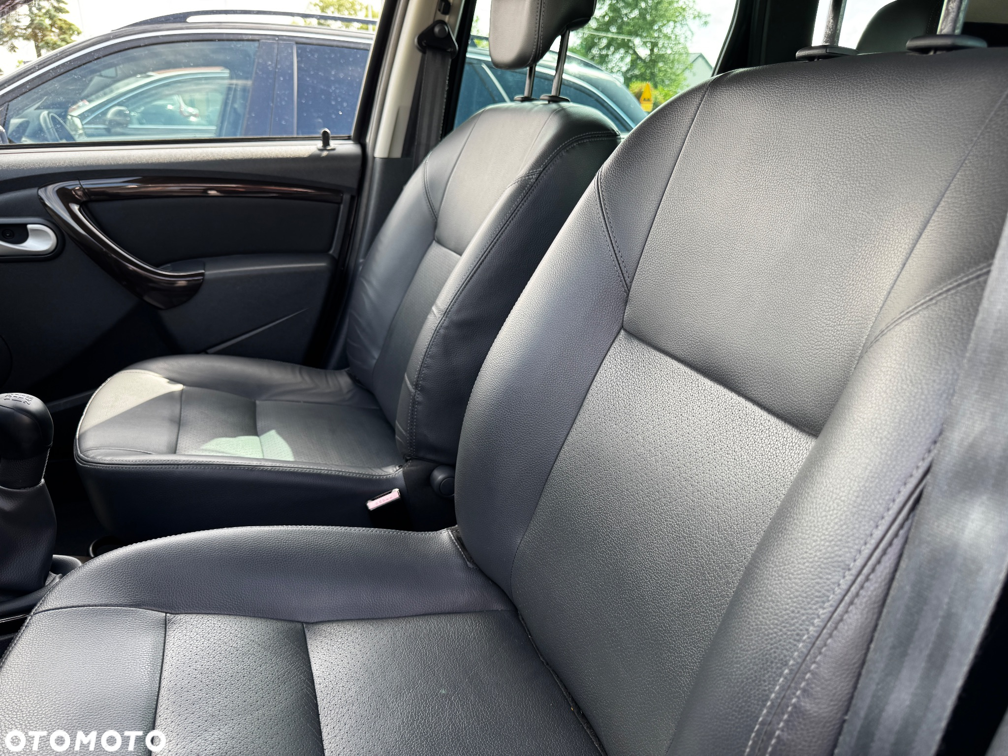 Dacia Duster 1.6 16V 4x2 Prestige - 4