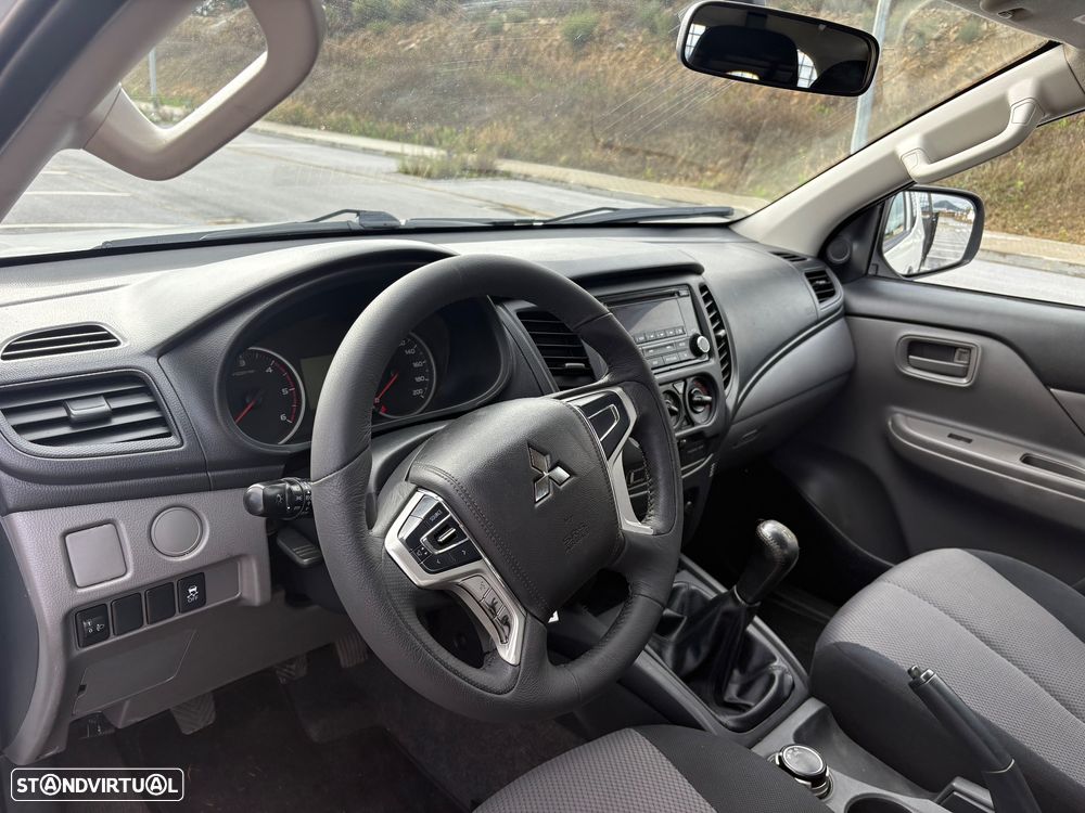 Mitsubishi L200 2.4 DI-D CD Campera Space Cab 3L 4WD - 11