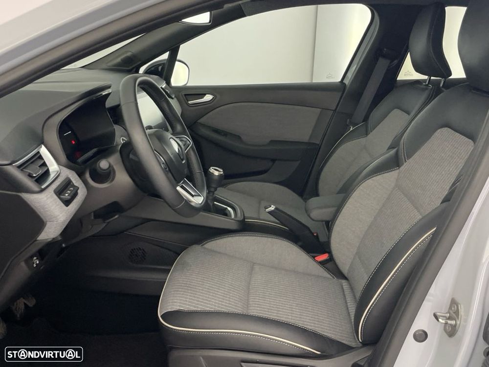 Renault Clio 1.0 TCe Techno Bi-Fuel - 11